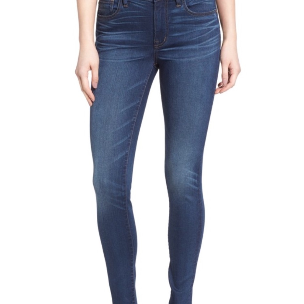 Madewell size 28 roadtripper jean.